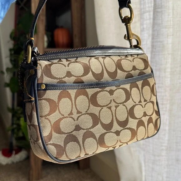 Coach Tan and Blue Buckle Shoulder Bag - Picture 2 of 8